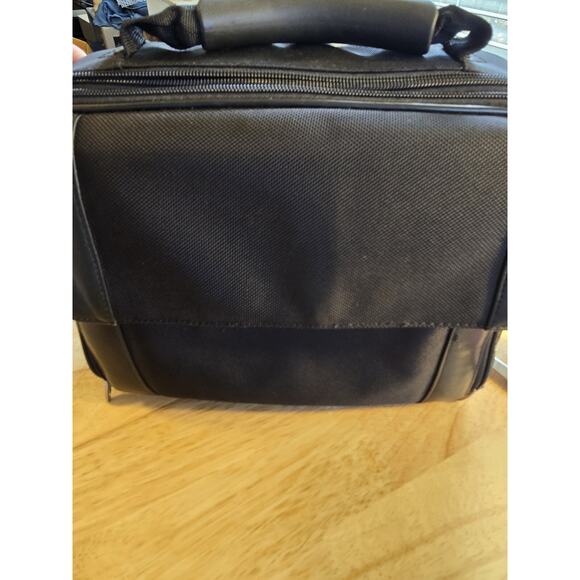 INIT Laptop Notebook iPad Computer Messenger Shoulder Case Small Electronic - Picture 2 of 13